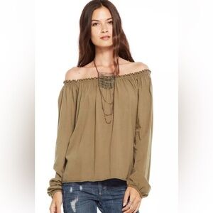 NWOT Chaser Peasant too in black. P2P 19”